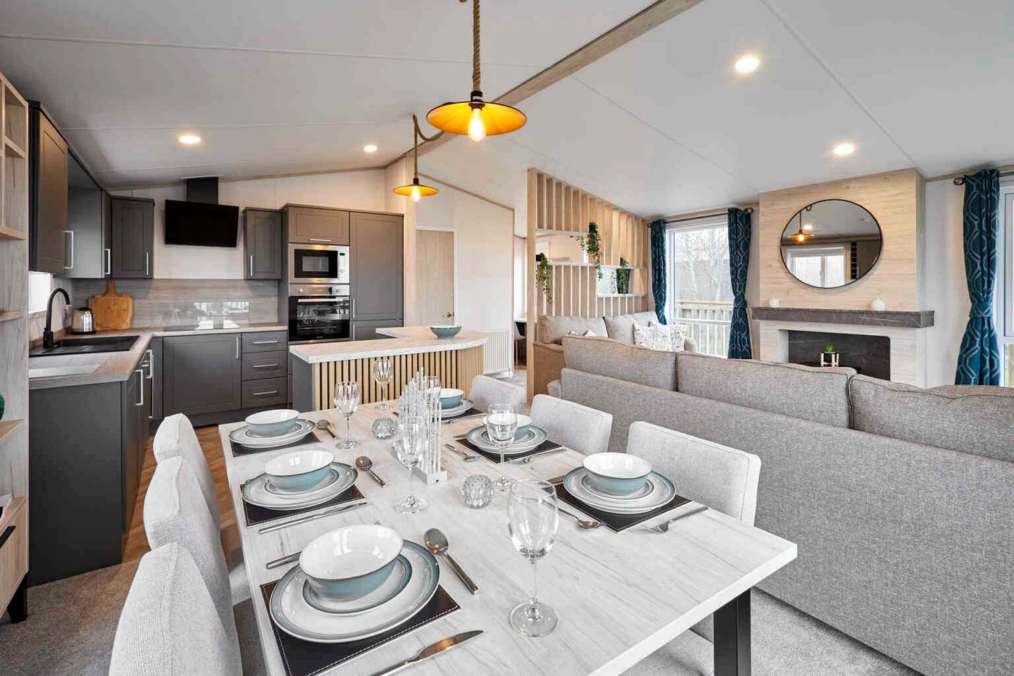 Luxury Lodge with Scenic Deck and Deer Views near Pickering in North Yorkshire
