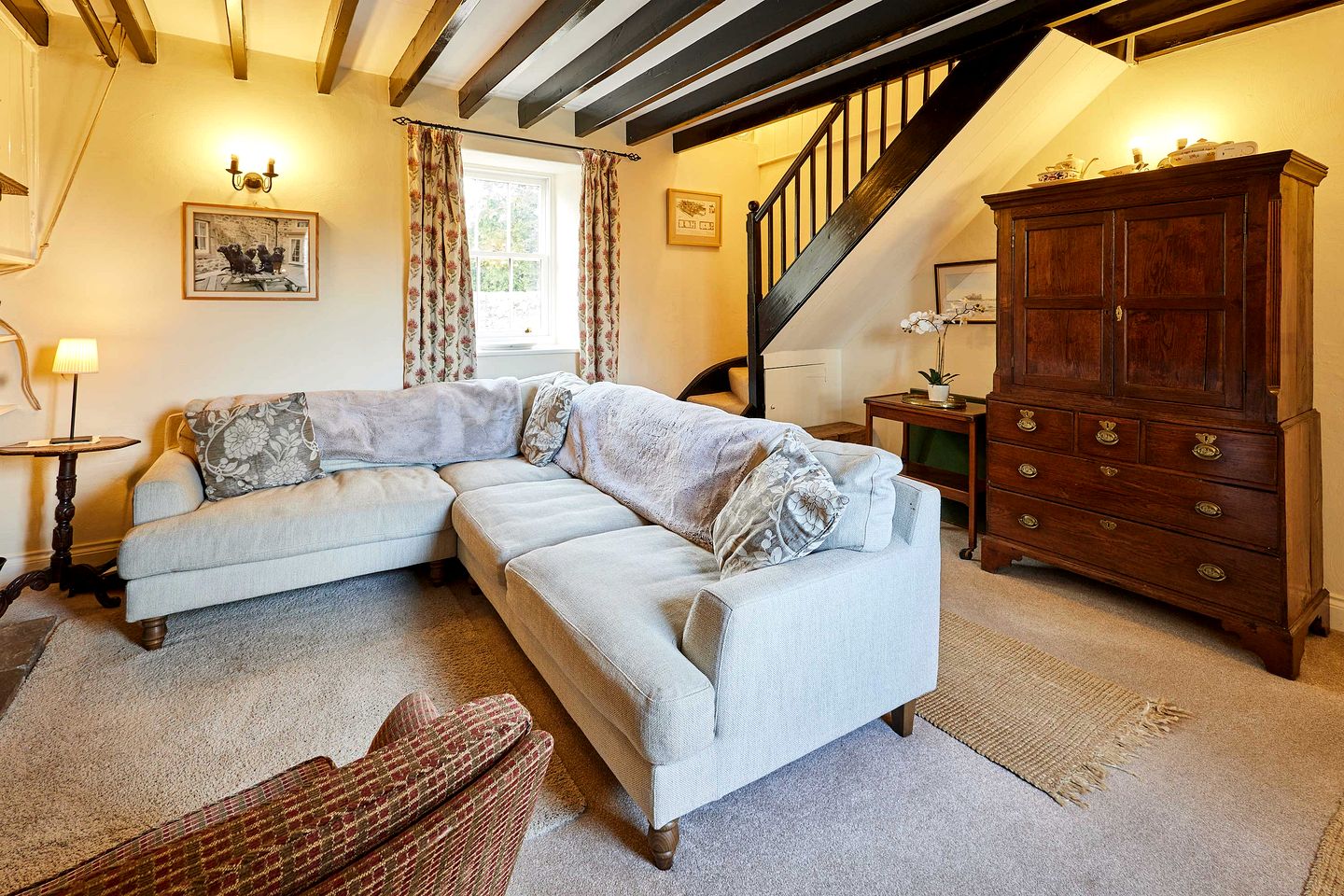 Charming Coastal Cottage with Sea Views near Low Newton Beach, High Newton, Northumberland