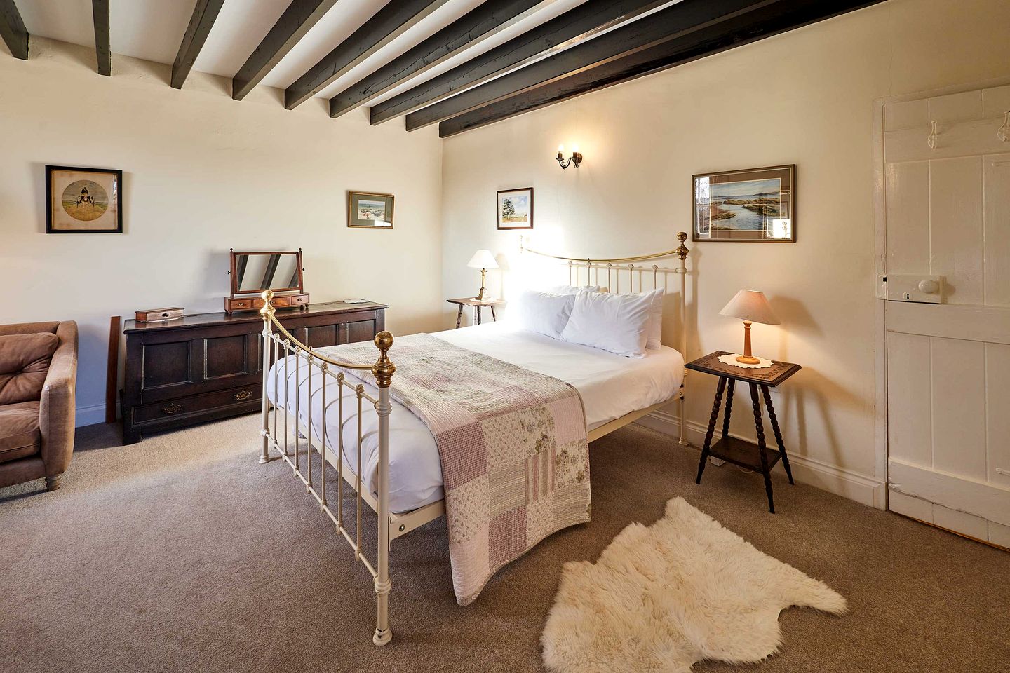 Charming Coastal Cottage with Sea Views near Low Newton Beach, High Newton, Northumberland