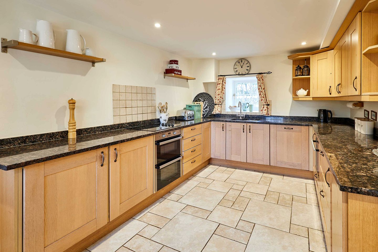 Charming Coastal Cottage with Sea Views near Low Newton Beach, High Newton, Northumberland