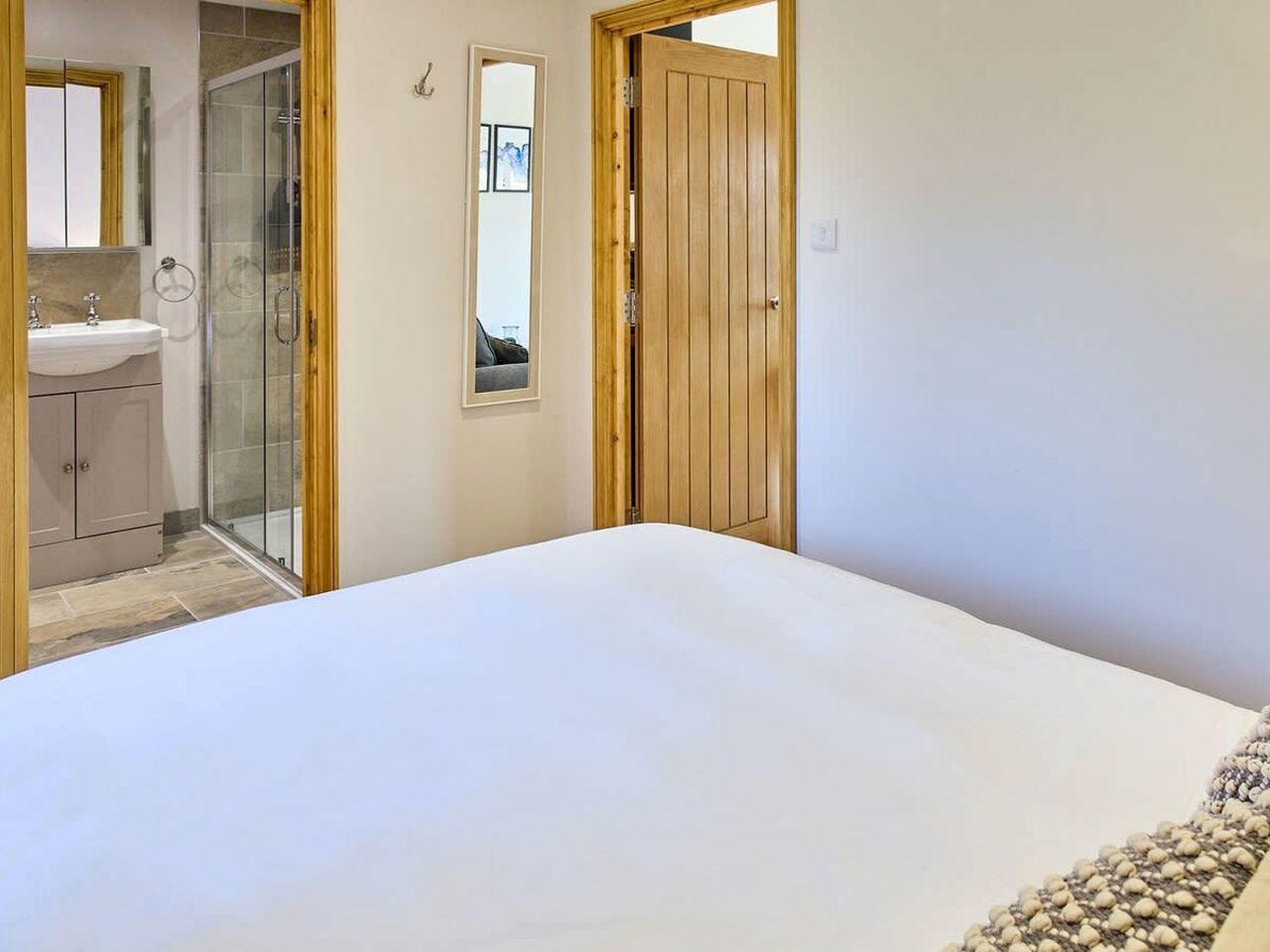 Peaceful Barn for a Romantic Escape by the Saxon Shore Way near Ashford, England