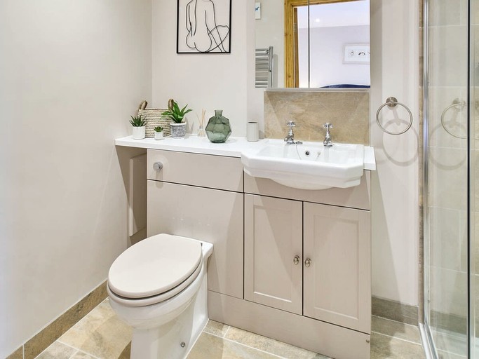 Vacation Rentals (United Kingdom, --, England)