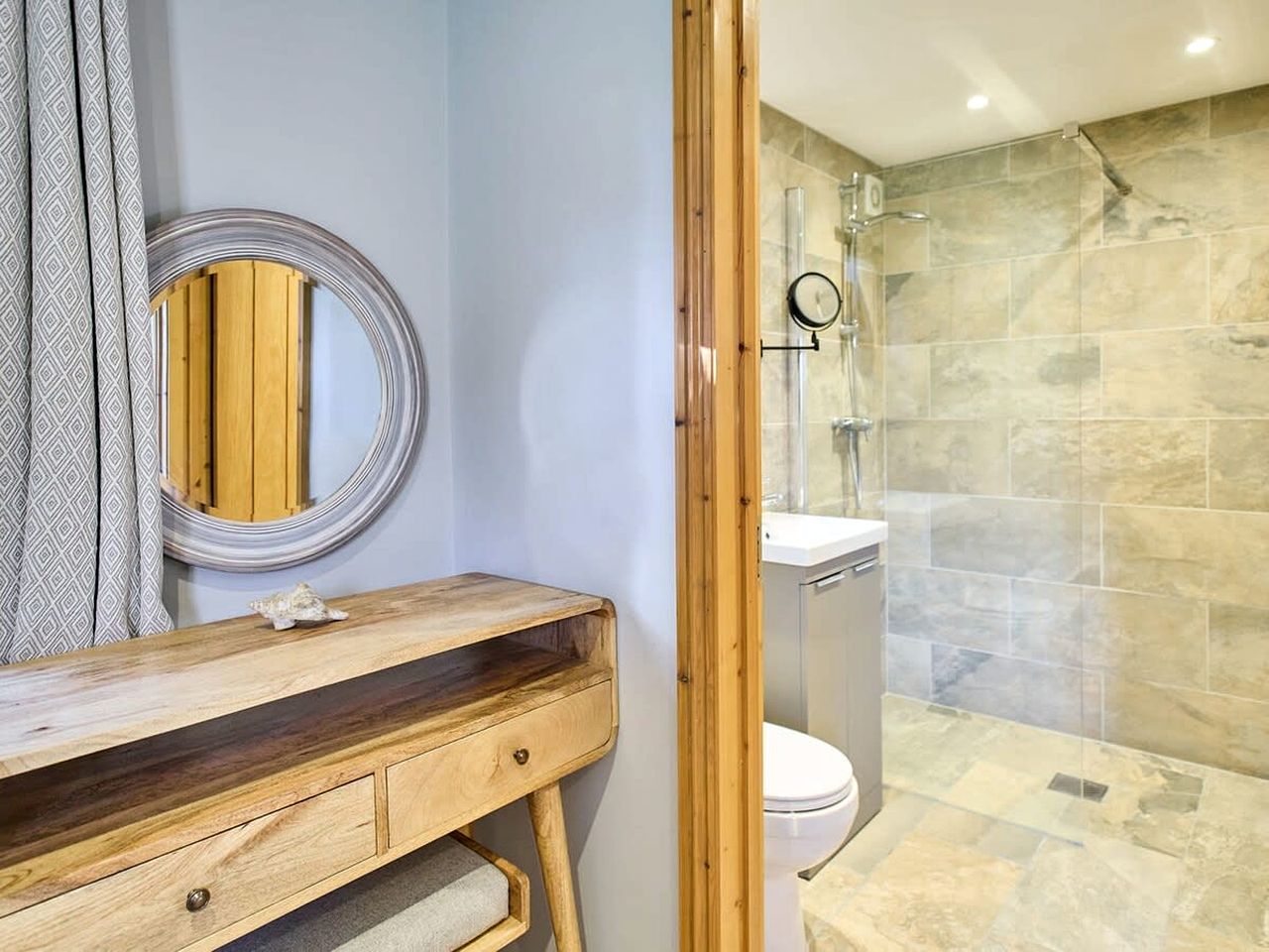 Charming Barn Stay with Orchard Views near Ashford, Kent