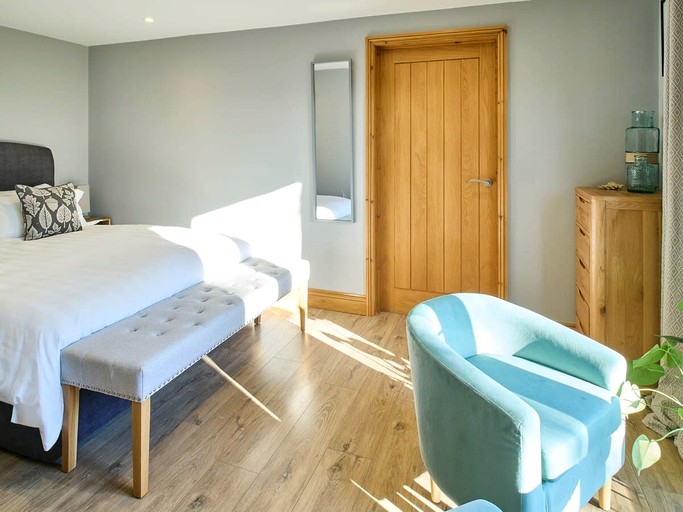 Barns (United Kingdom, Ashford, England)