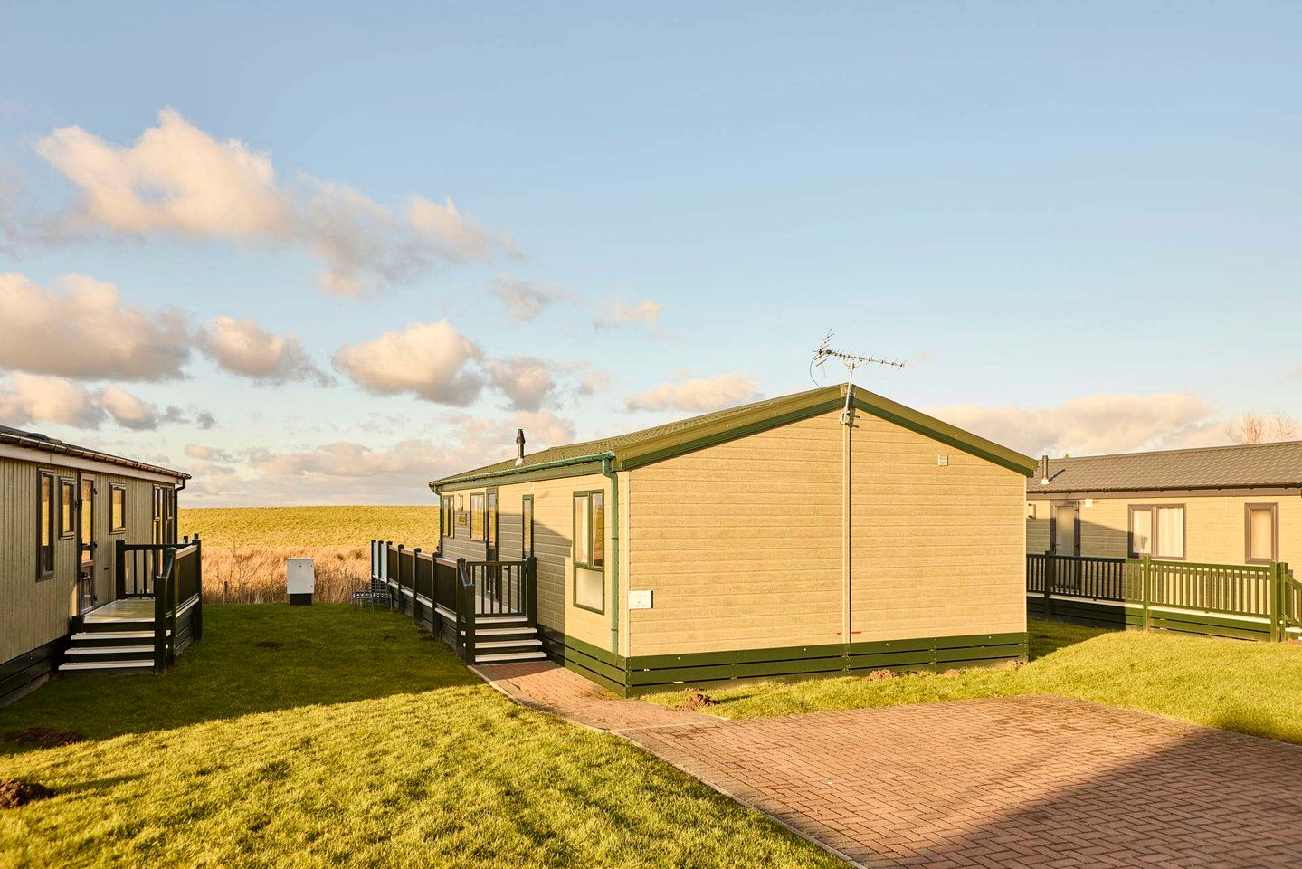 Cosy Charming Lodge with Breathtaking Views and Sunken Hot Tub, Perfect for Unwinding in the Countryside of Low Gate in Northumberland, England