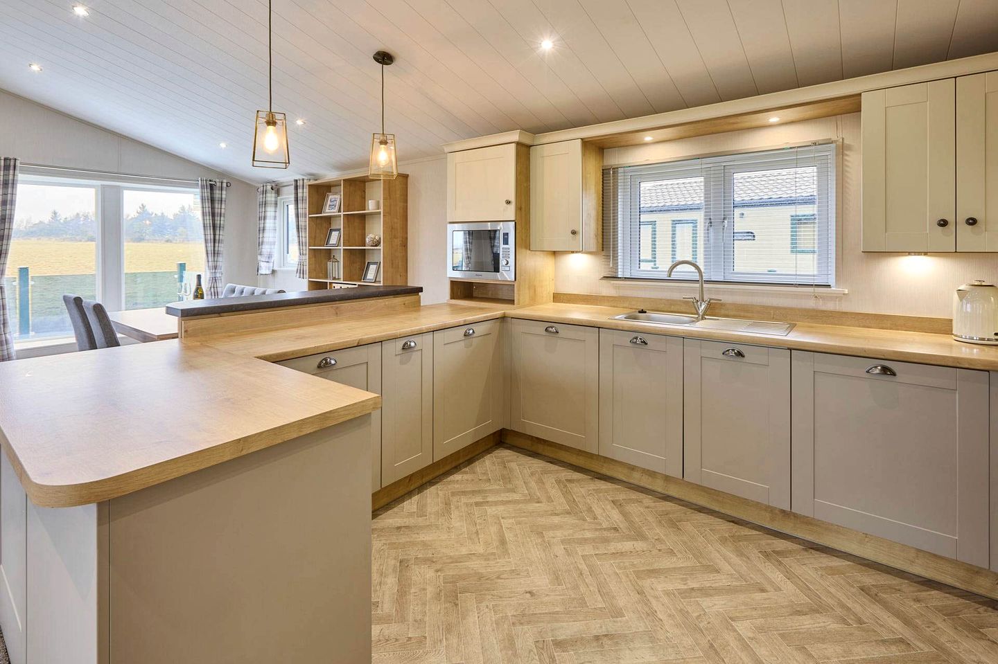 Idyllic Rural Lodge with Hot Tub and Gorgeous Views near Northumberland National Park in Low Gate, England