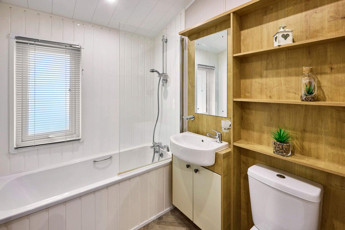 Idyllic Rural Lodge with Hot Tub and Gorgeous Views near Northumberland National Park in Low Gate, England