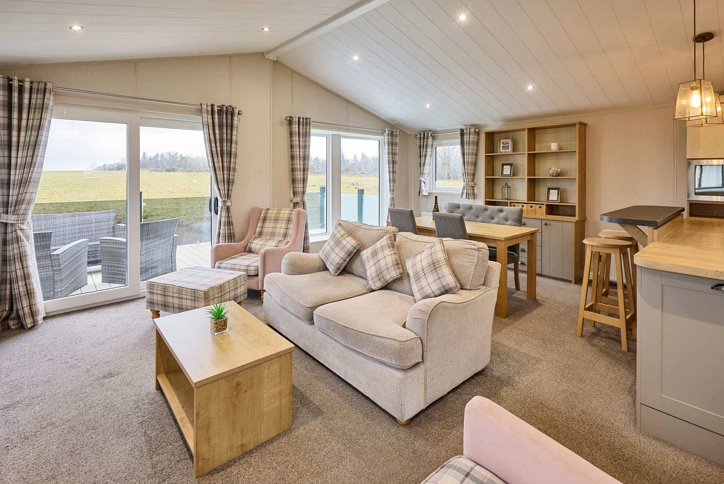 Idyllic Rural Lodge with Hot Tub and Gorgeous Views near Northumberland National Park in Low Gate, England