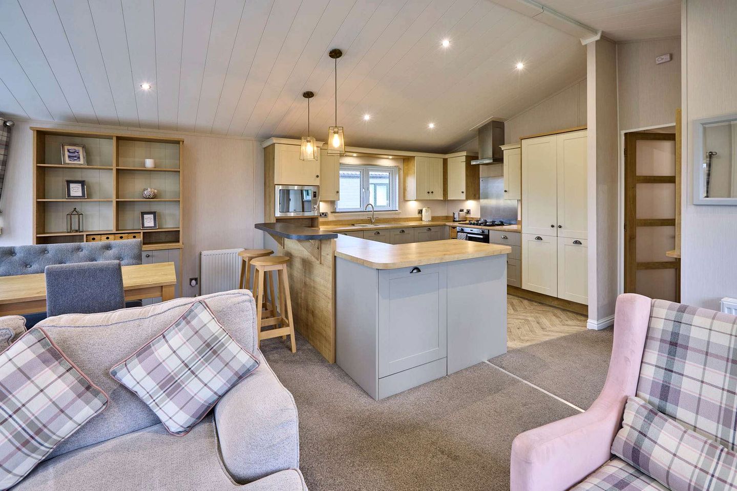 Idyllic Rural Lodge with Hot Tub and Gorgeous Views near Northumberland National Park in Low Gate, England