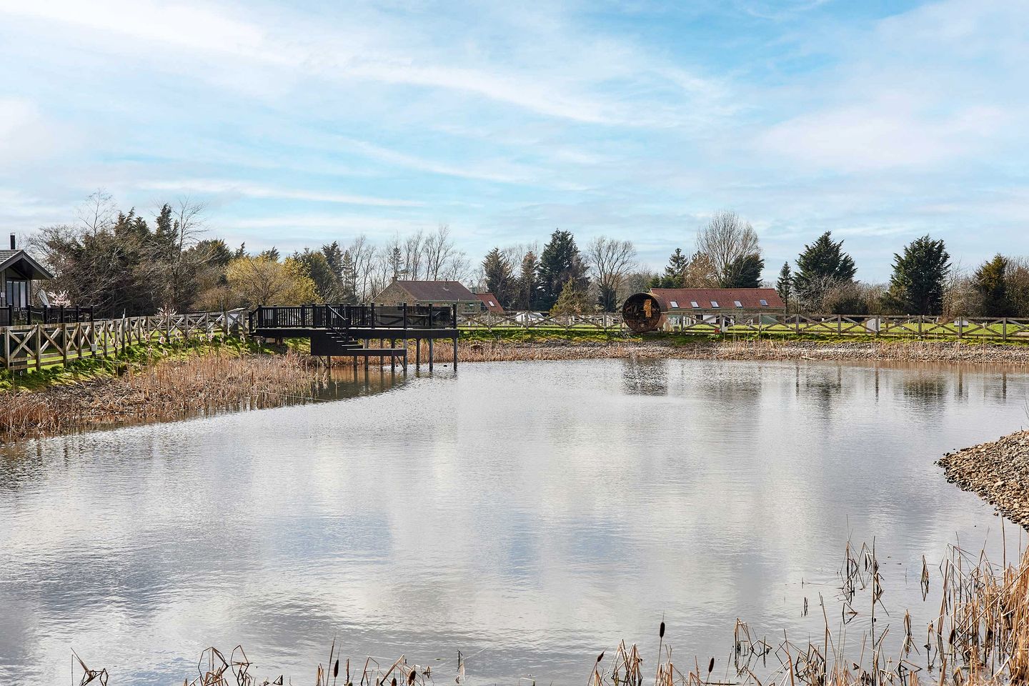 Peaceful Pet-Friendly Lodge with Hot Tub & Lake Views near Roseberry Topping, North Yorkshire