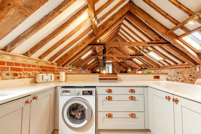 Barns (United Kingdom, Banningham, England)