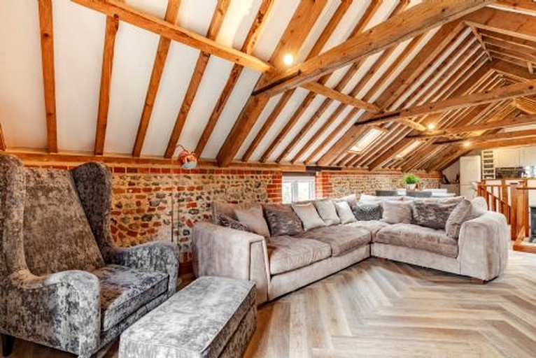 Barns (United Kingdom, Banningham, England)