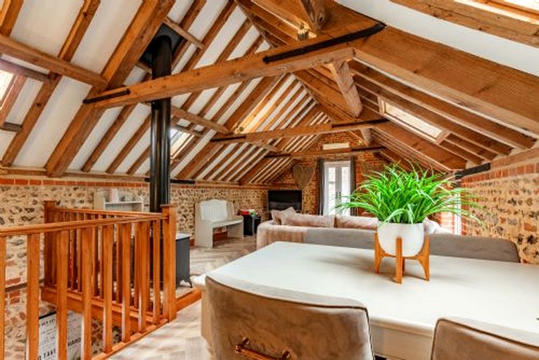 Barns (United Kingdom, Banningham, England)