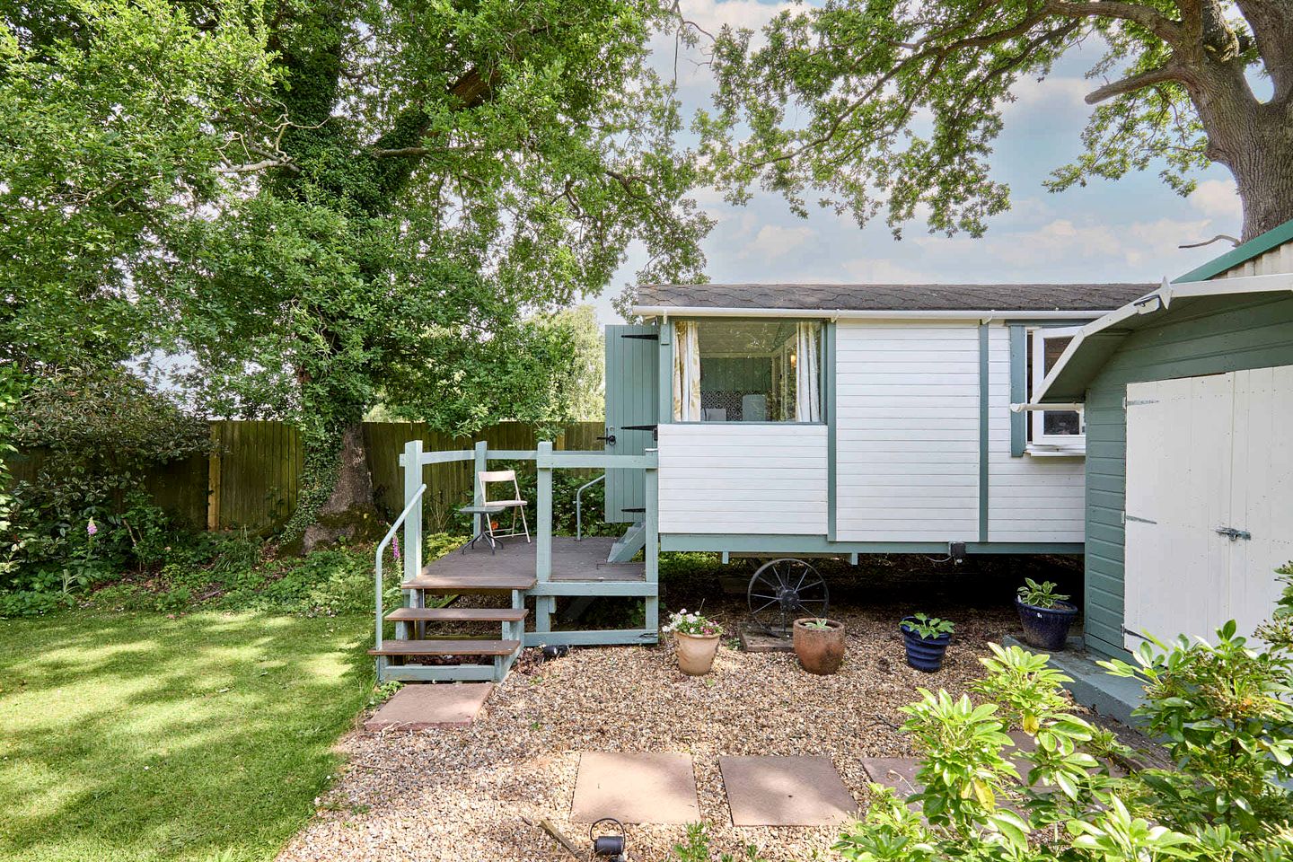 Charming Shepherd’s Hut with Countryside Views near Holt in Briston, Norfolk