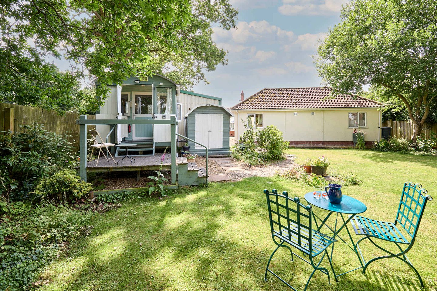 Charming Shepherd’s Hut with Countryside Views near Holt in Briston, Norfolk