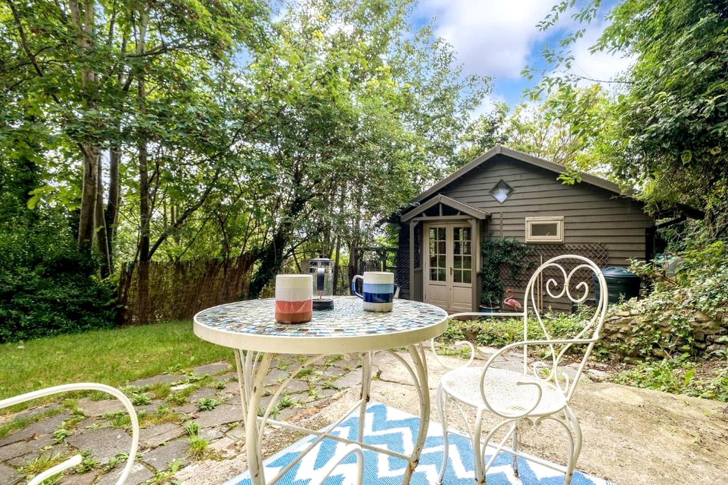 Cosy Eco Cabin with Private Garden Oasis near Brighton City Centre, East Sussex