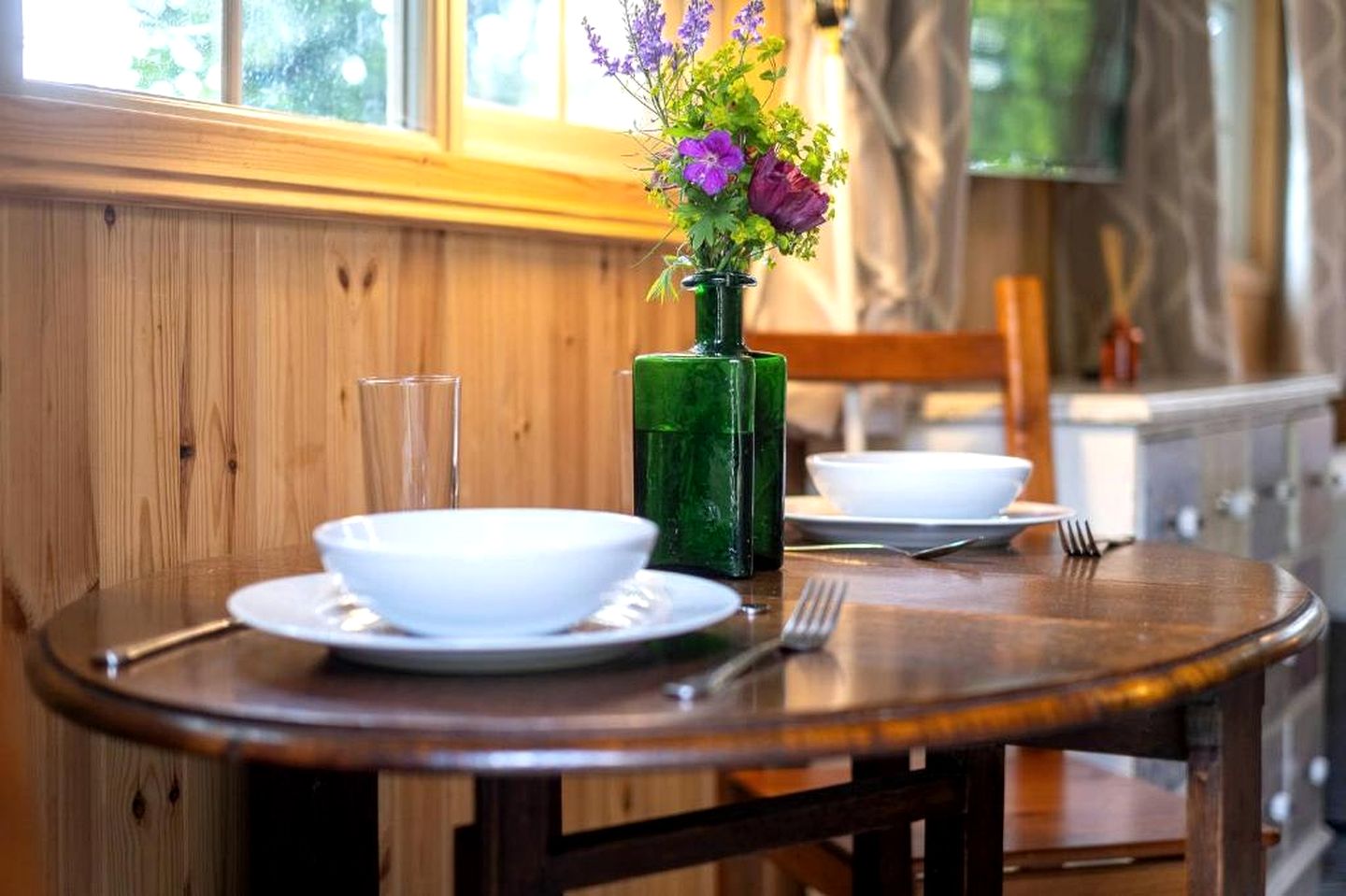 Cosy Eco Cabin with Private Garden Oasis near Brighton City Centre, East Sussex