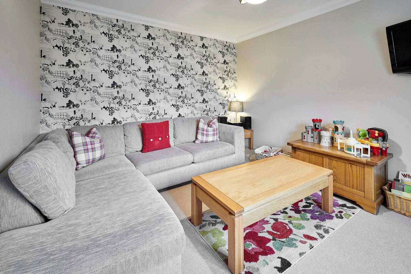 Charming Northumbrian Stone Holiday Home with Garden & Sea Views near Alnwick, Northumberland