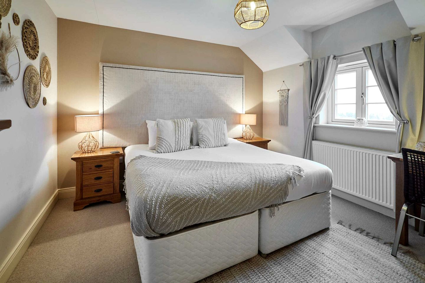 Charming Northumbrian Stone Holiday Home with Garden & Sea Views near Alnwick, Northumberland