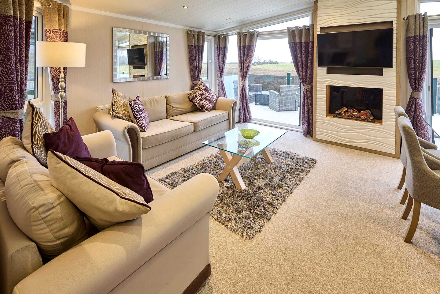 Stunning Spacious Lodge Nestled in the Countryside of Northumberland with Incredible Views and Sunken Hot Tub near Hexham, England