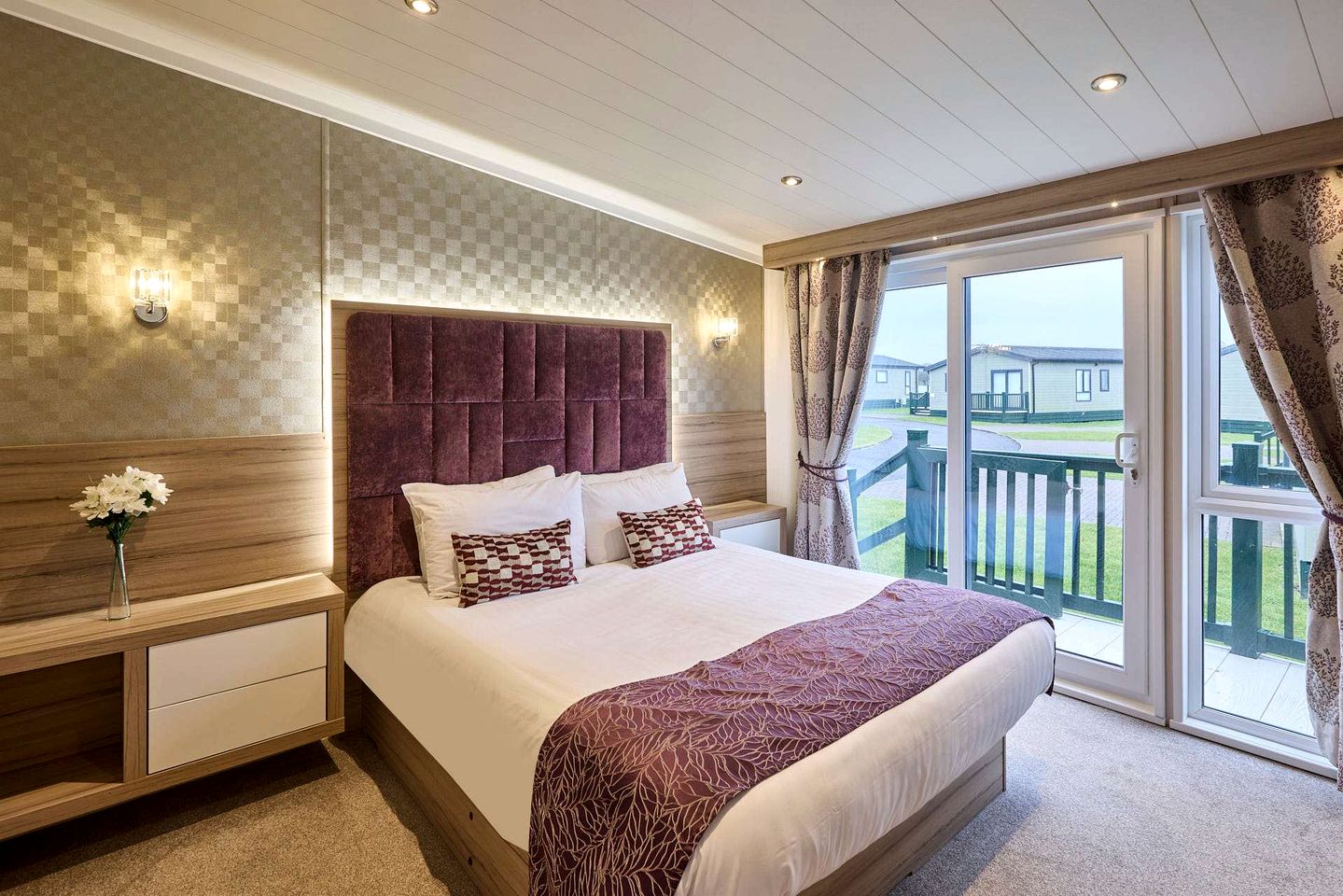 Stunning Spacious Lodge Nestled in the Countryside of Northumberland with Incredible Views and Sunken Hot Tub near Hexham, England