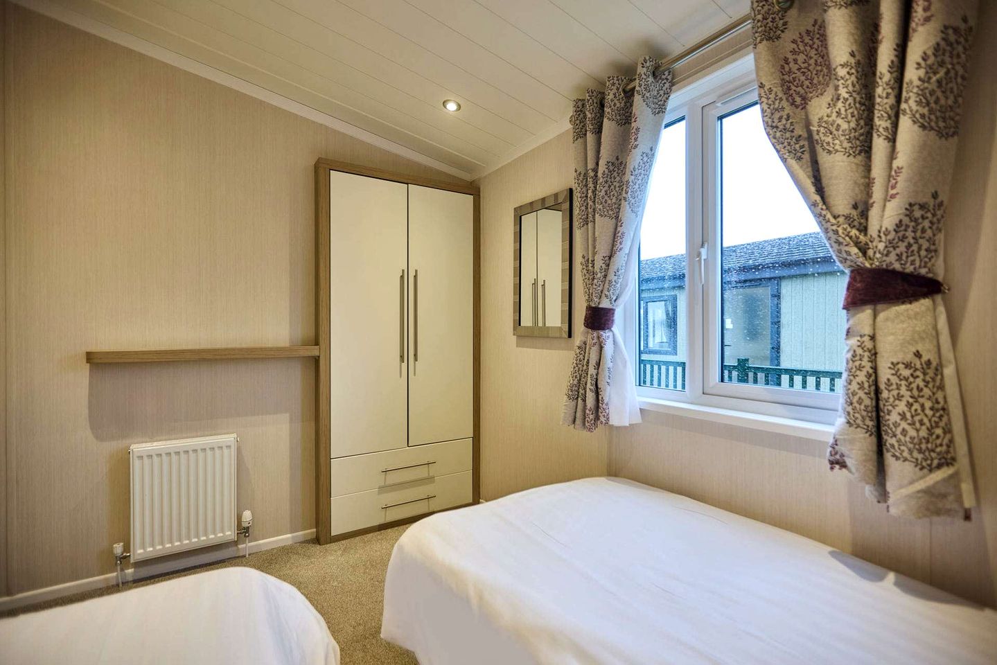 Stunning Spacious Lodge Nestled in the Countryside of Northumberland with Incredible Views and Sunken Hot Tub near Hexham, England