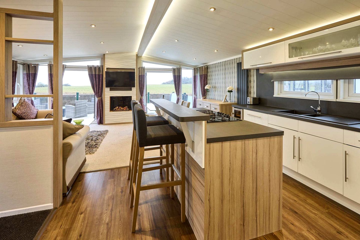 Stunning Spacious Lodge Nestled in the Countryside of Northumberland with Incredible Views and Sunken Hot Tub near Hexham, England