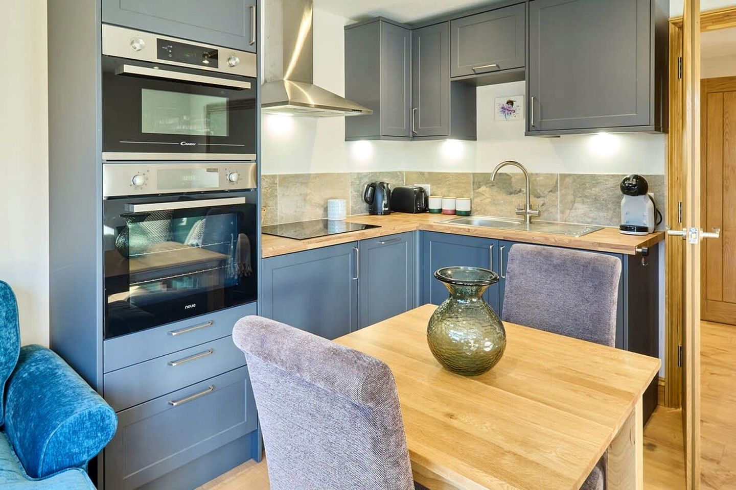 Charming Barn with Private Patio and Tennis Court near Ashford, Bonnington, Kent