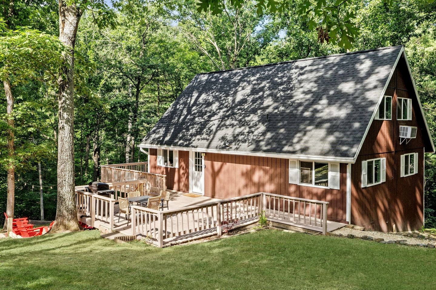 Fantastic Cabin with Barbecue and Hot-tub in Gerrardstown, West Virginia
