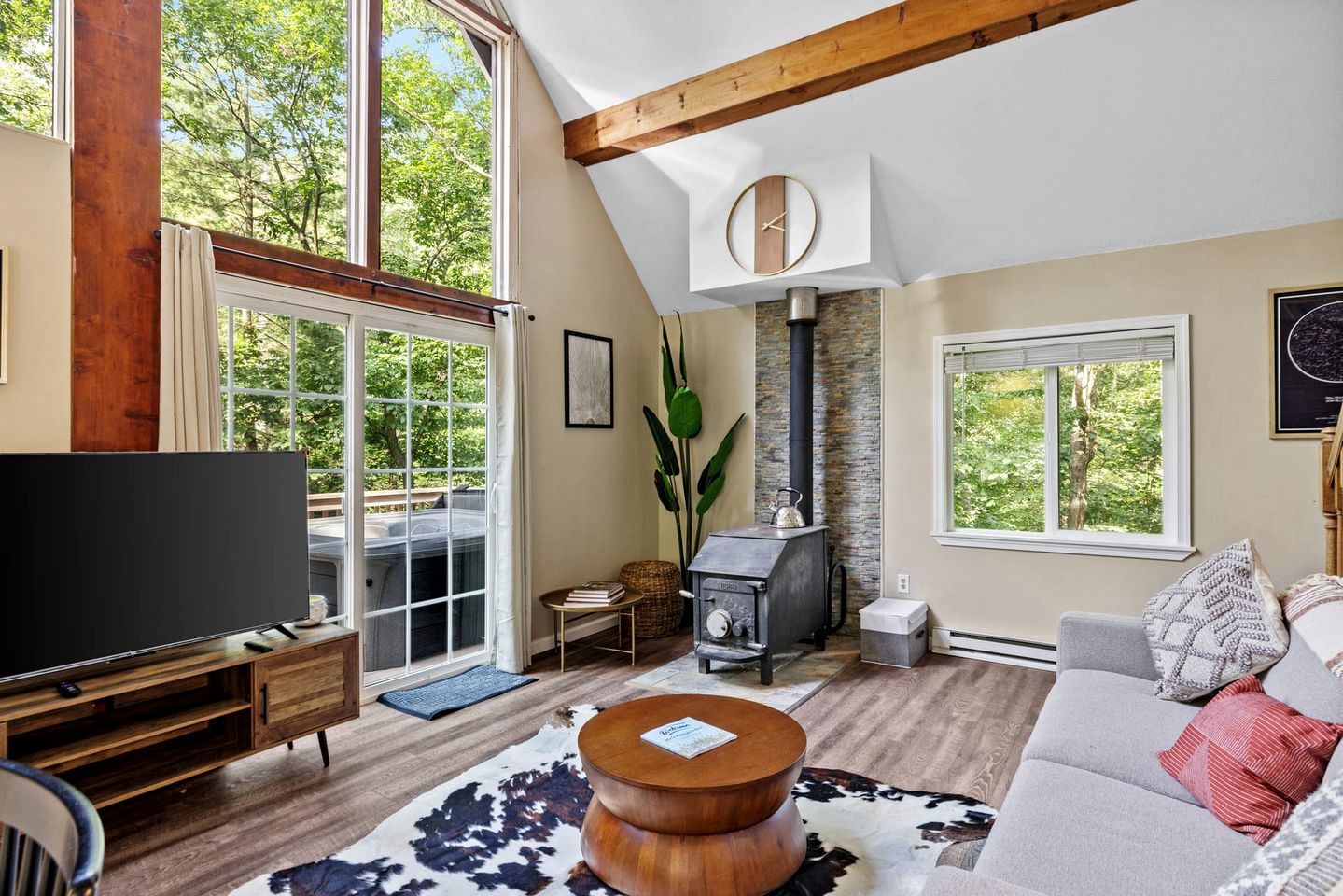 Fantastic Cabin with Barbecue and Hot-tub in Gerrardstown, West Virginia