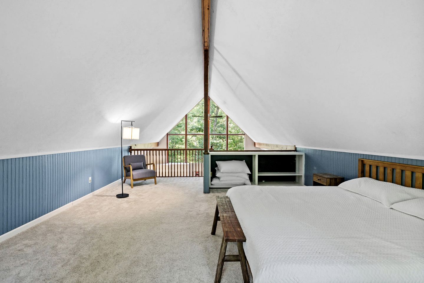 Fantastic Cabin with Barbecue and Hot-tub in Gerrardstown, West Virginia