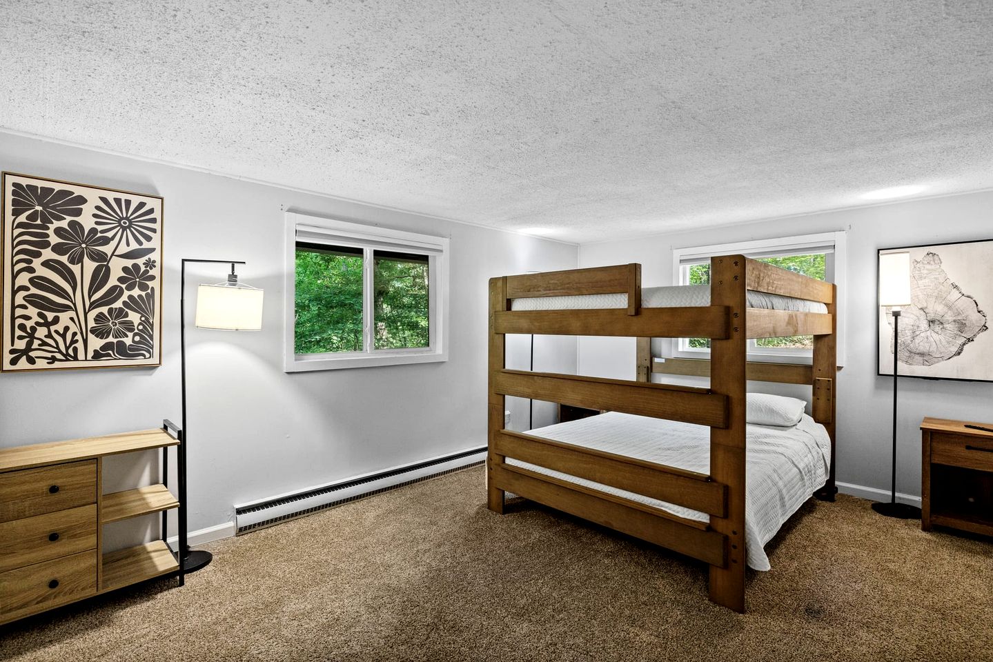 Fantastic Cabin with Barbecue and Hot-tub in Gerrardstown, West Virginia