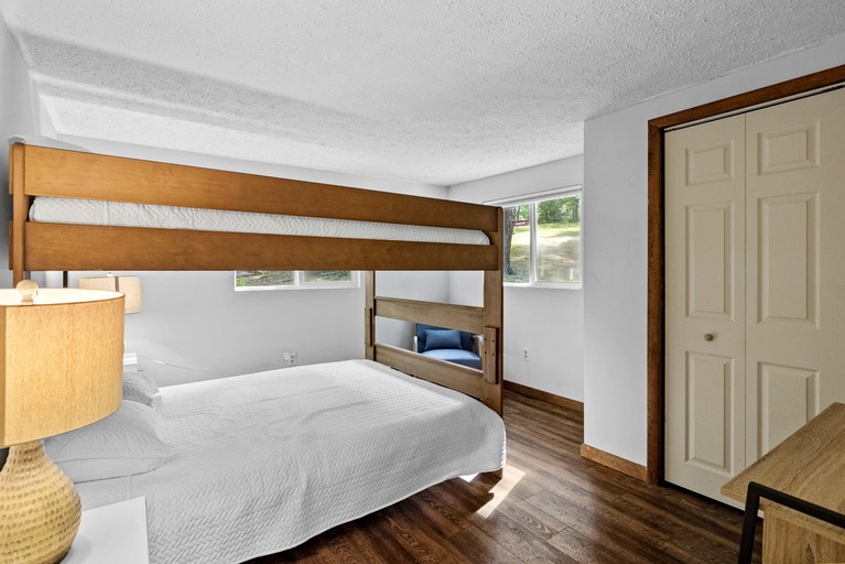 Cabins (United States of America, Gerrardstown, West Virginia)