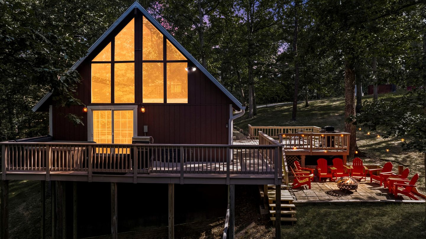 Fantastic Cabin with Barbecue and Hot-tub in Gerrardstown, West Virginia