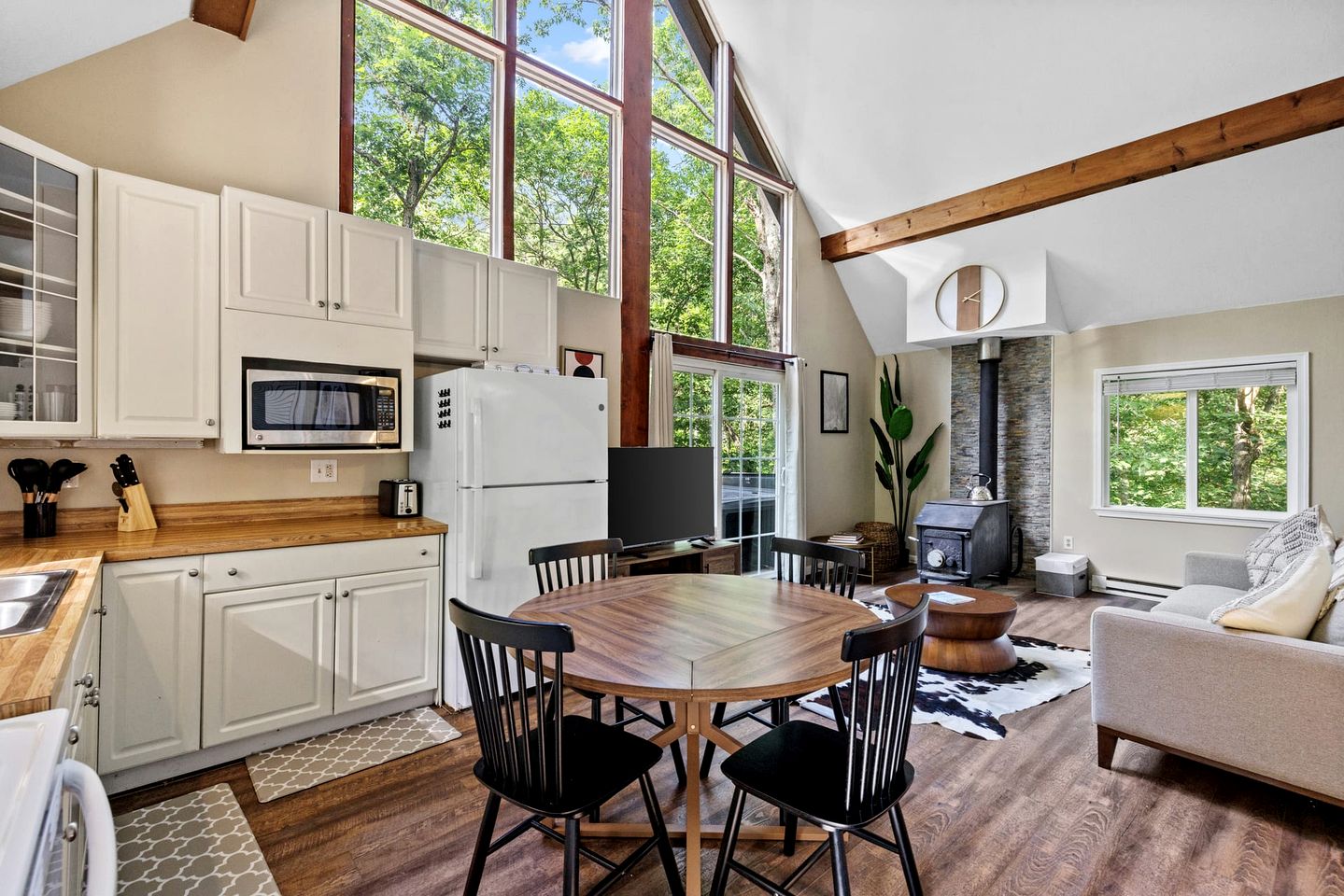 Fantastic Cabin with Barbecue and Hot-tub in Gerrardstown, West Virginia