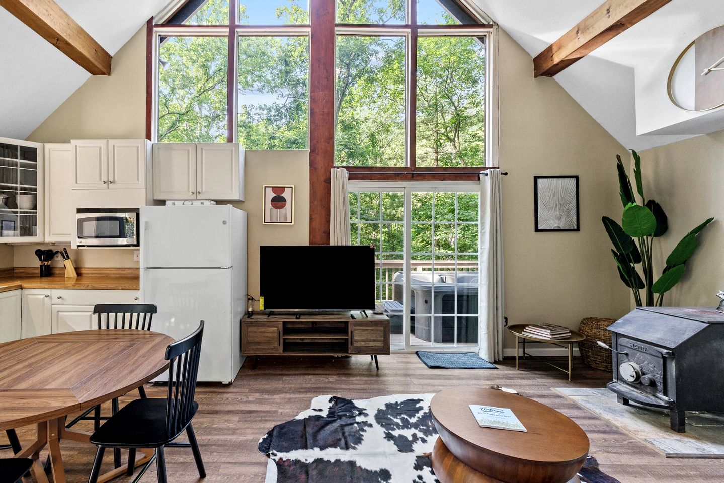 Fantastic Cabin with Barbecue and Hot-tub in Gerrardstown, West Virginia