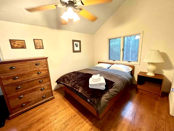 Cabins (United States of America, --, West Virginia)