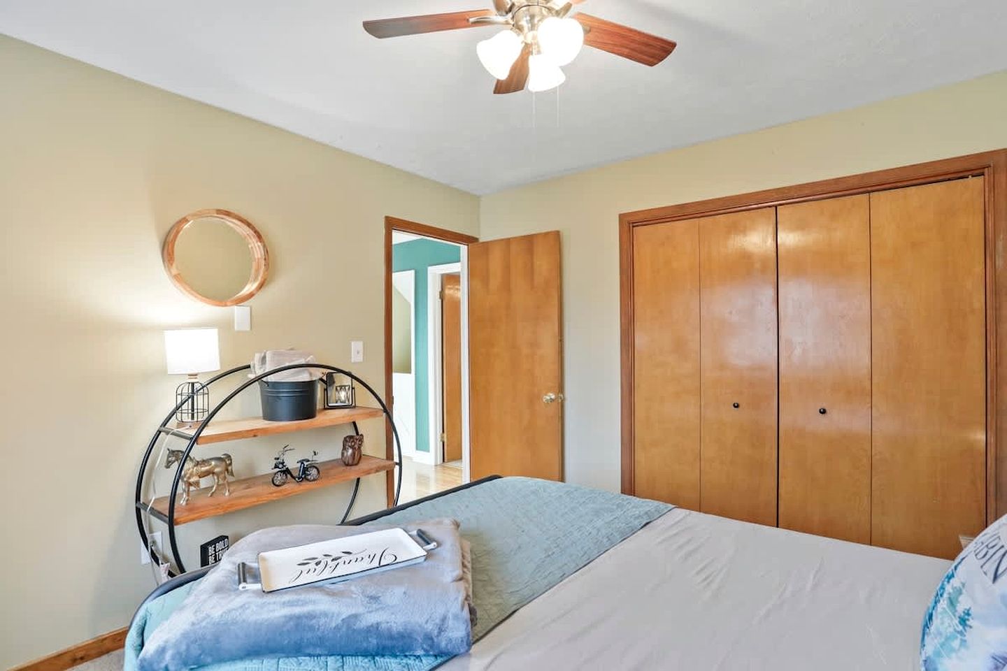 Family Sized Cabin with Hot Tub and Fire Pit near Cacapon Resort State Park, West Virginia