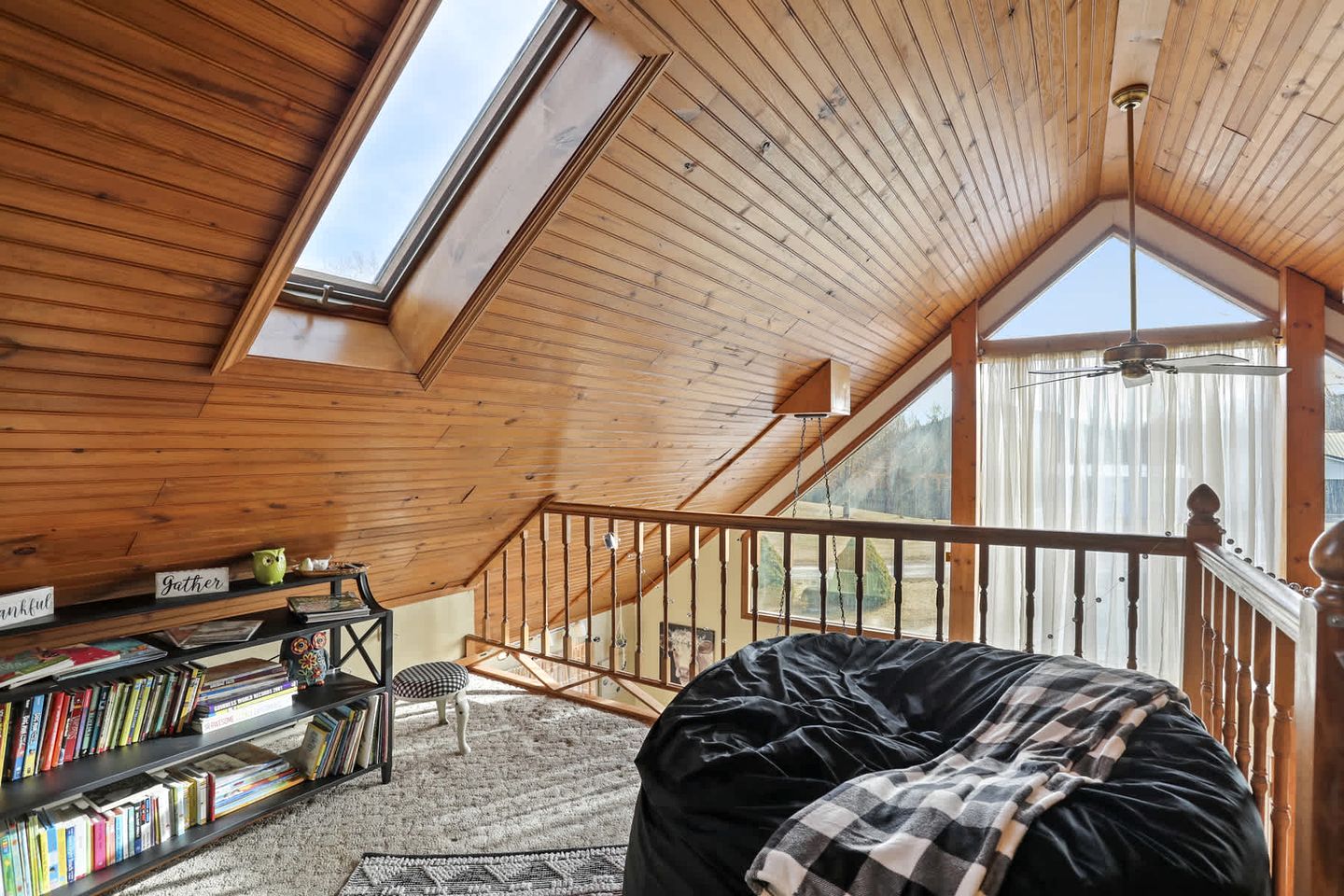 Family Sized Cabin with Hot Tub and Fire Pit near Cacapon Resort State Park, West Virginia