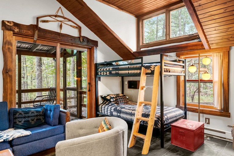 Cabins (United States of America, --, West Virginia)