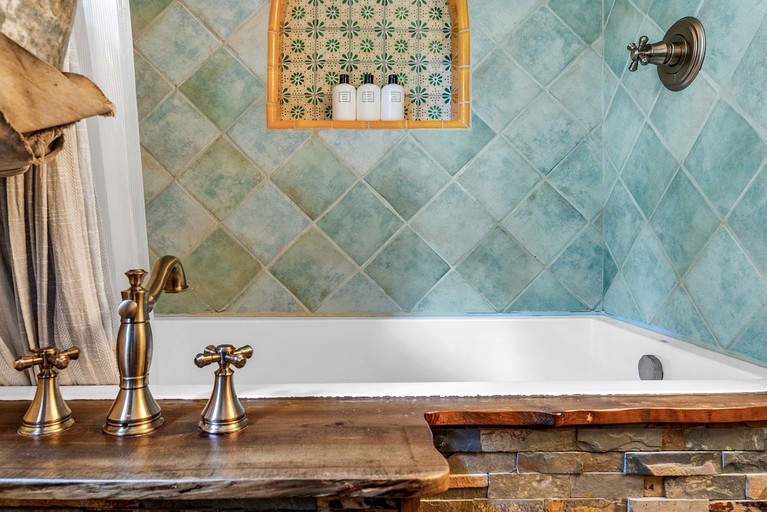 Cabins (United States of America, --, West Virginia)