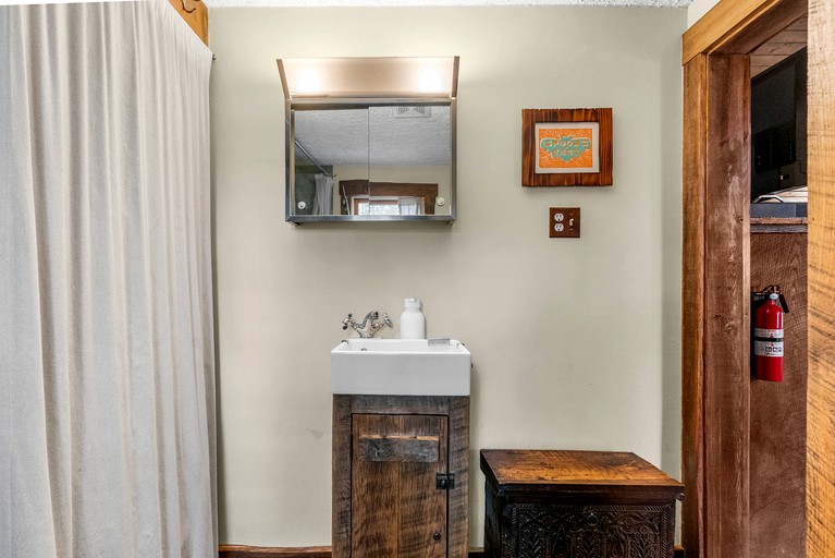 Cabins (United States of America, --, West Virginia)