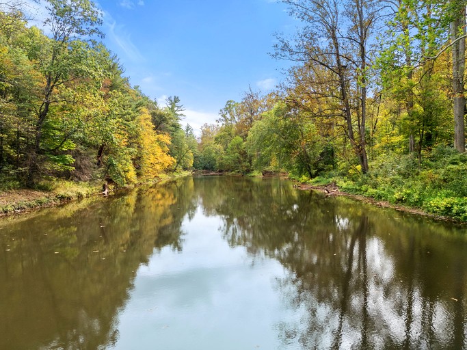 Cabins (United States of America, --, West Virginia)