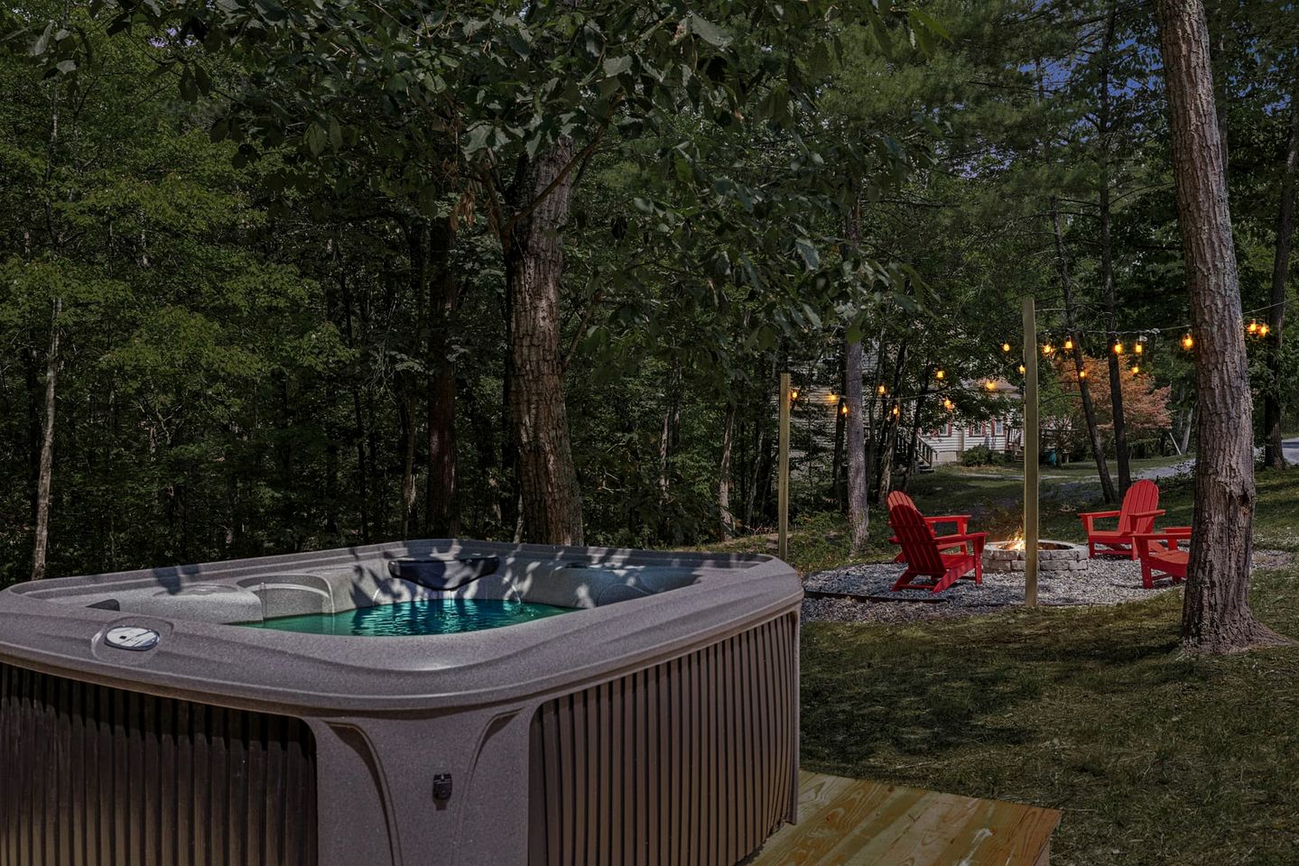 Gorgeous Cabin with Hot-tub and Fire Pit in Mount Jackson, Virginia