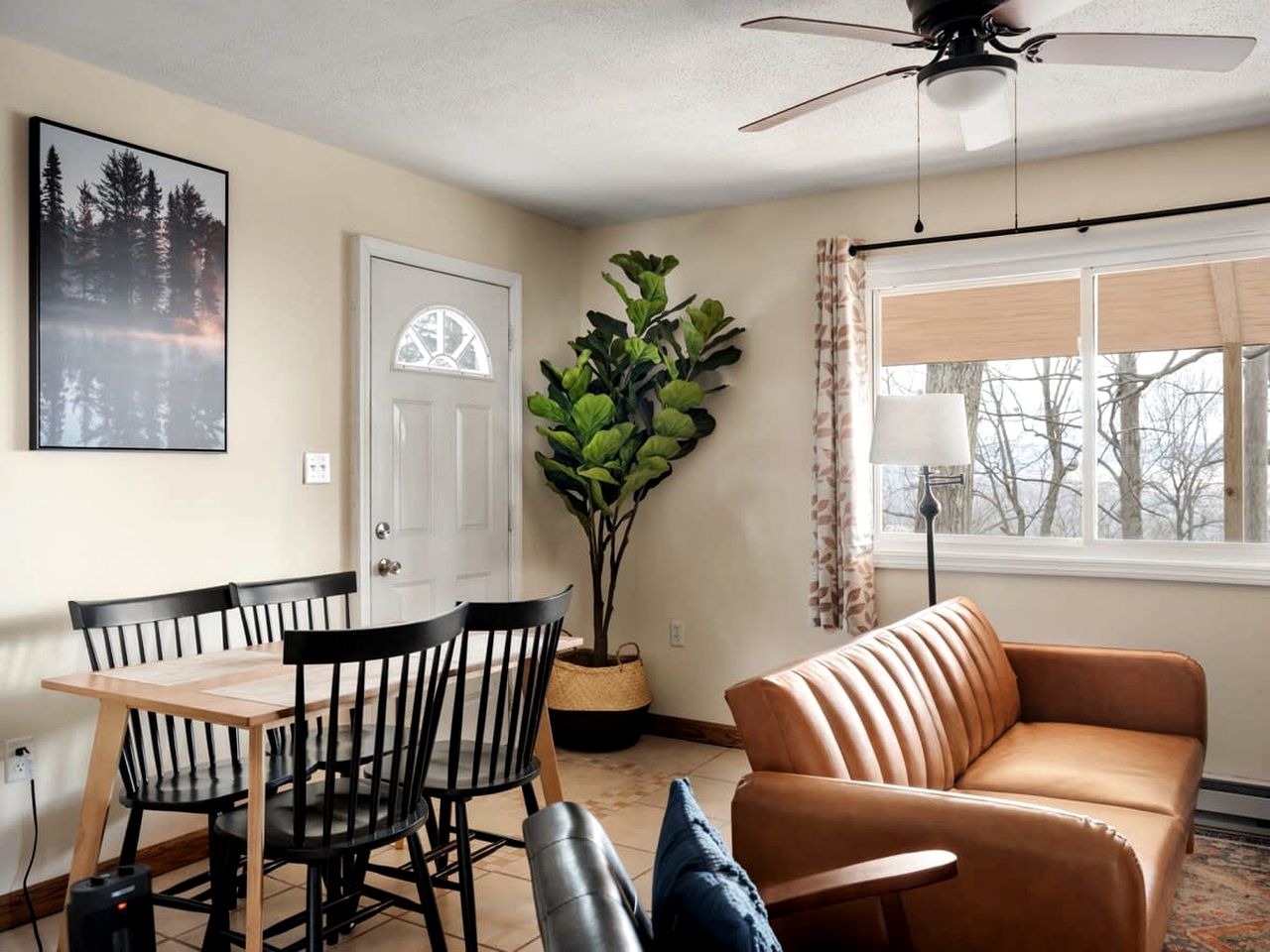 Modern Mountain Cottage with Hot Tub, Fire Pit Nestled in the Woods of Gerrardstown, WV