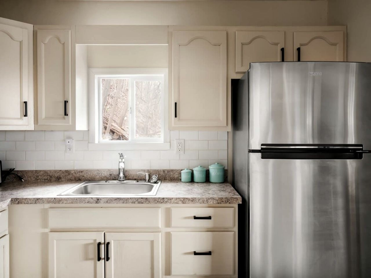 Modern Mountain Cottage with Hot Tub, Fire Pit Nestled in the Woods of Gerrardstown, WV