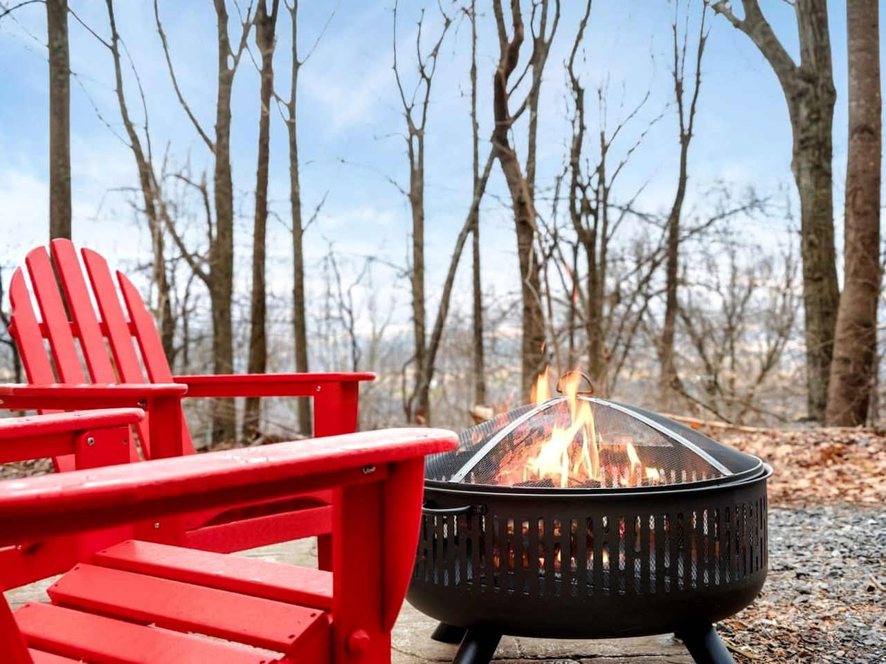 Modern Mountain Cottage with Hot Tub, Fire Pit Nestled in the Woods of Gerrardstown, WV
