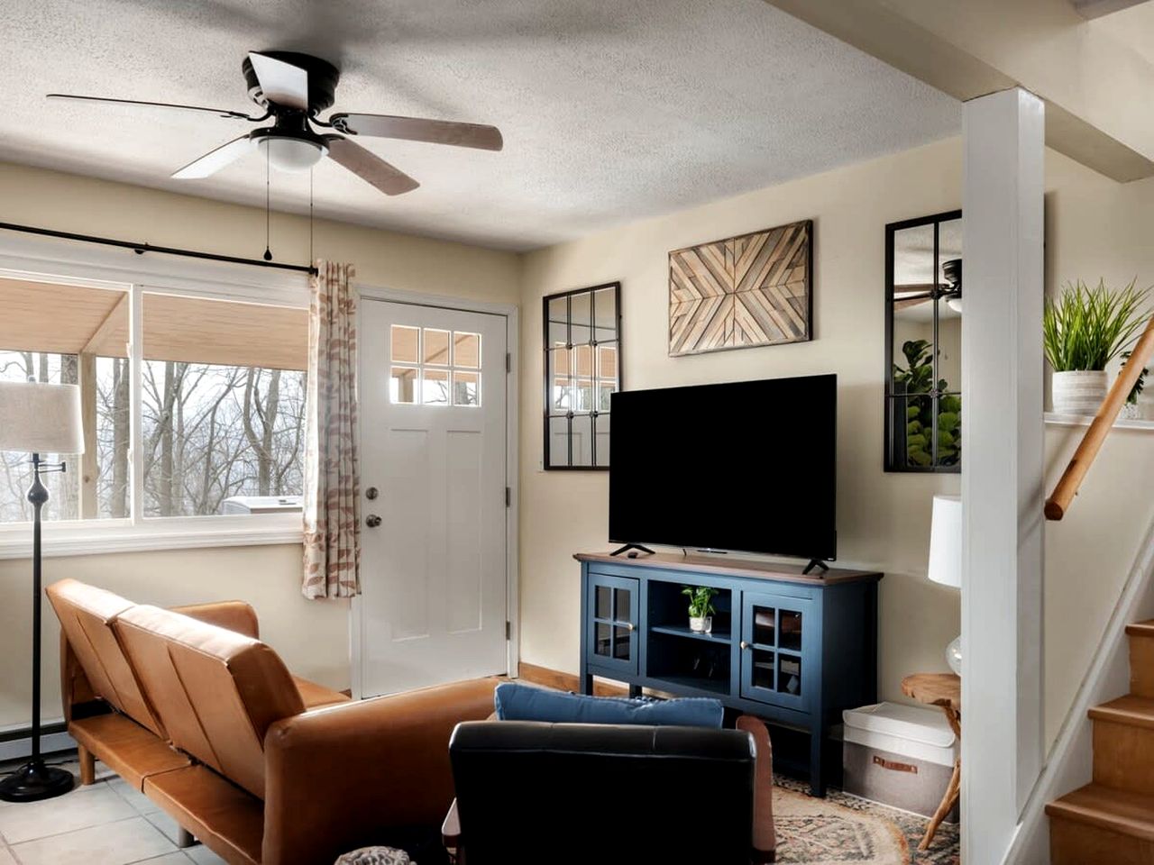 Modern Mountain Cottage with Hot Tub, Fire Pit Nestled in the Woods of Gerrardstown, WV