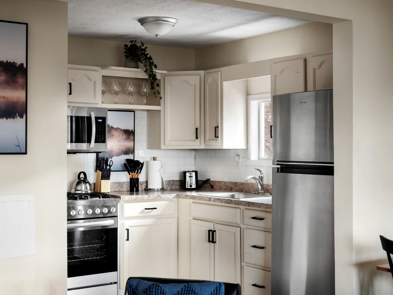 Modern Mountain Cottage with Hot Tub, Fire Pit Nestled in the Woods of Gerrardstown, WV