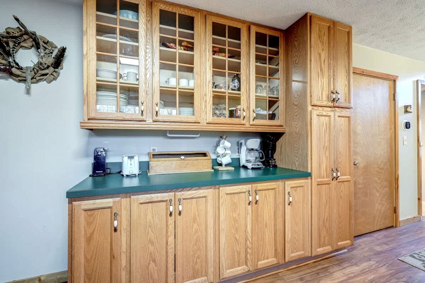 Inviting and Cozy Log Cabin with Hot Tub and Fire Pit near the Historic Downtown Berkeley Springs, West Virginia